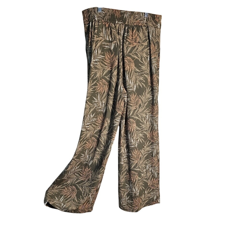 Cute Floral Leaf Print Wide Leg Trousers. Grean Peach and Cream Color Large